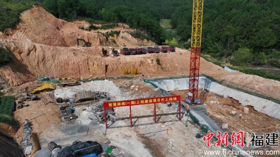 　　智慧屏南(一期)工程建设项目开工现场。屏南县融媒体中心 供图